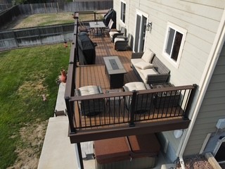 Elevated composite deck with outdoor furniture