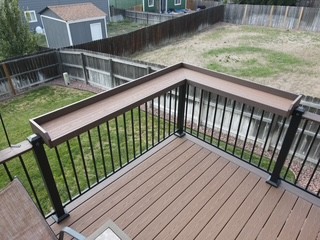 Black aluminum railing corner detail